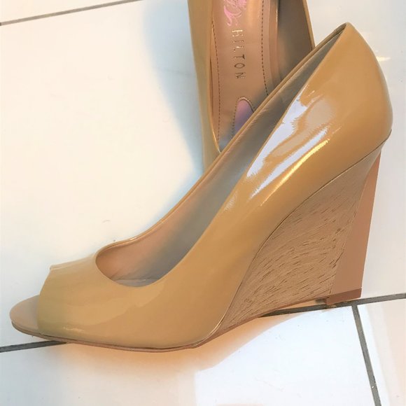 new- Patent leather peep toe wedge nude - Picture 1 of 7